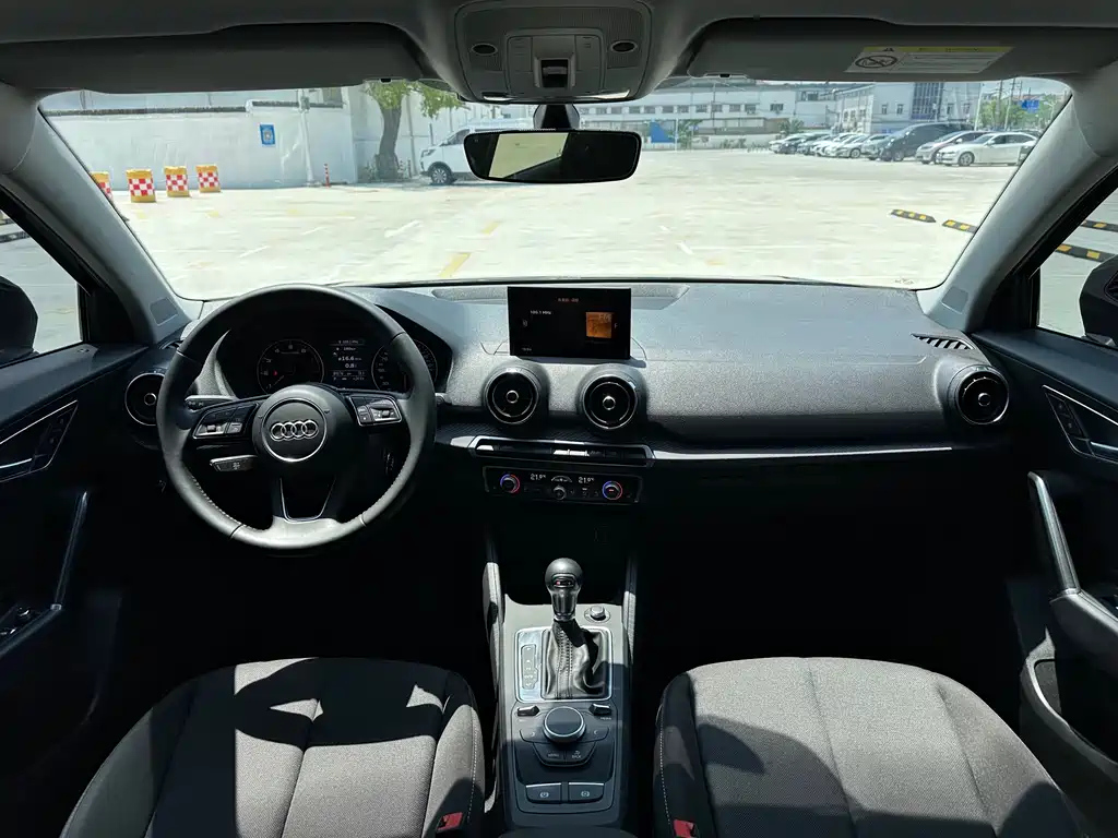 AUDI Q2L 2018