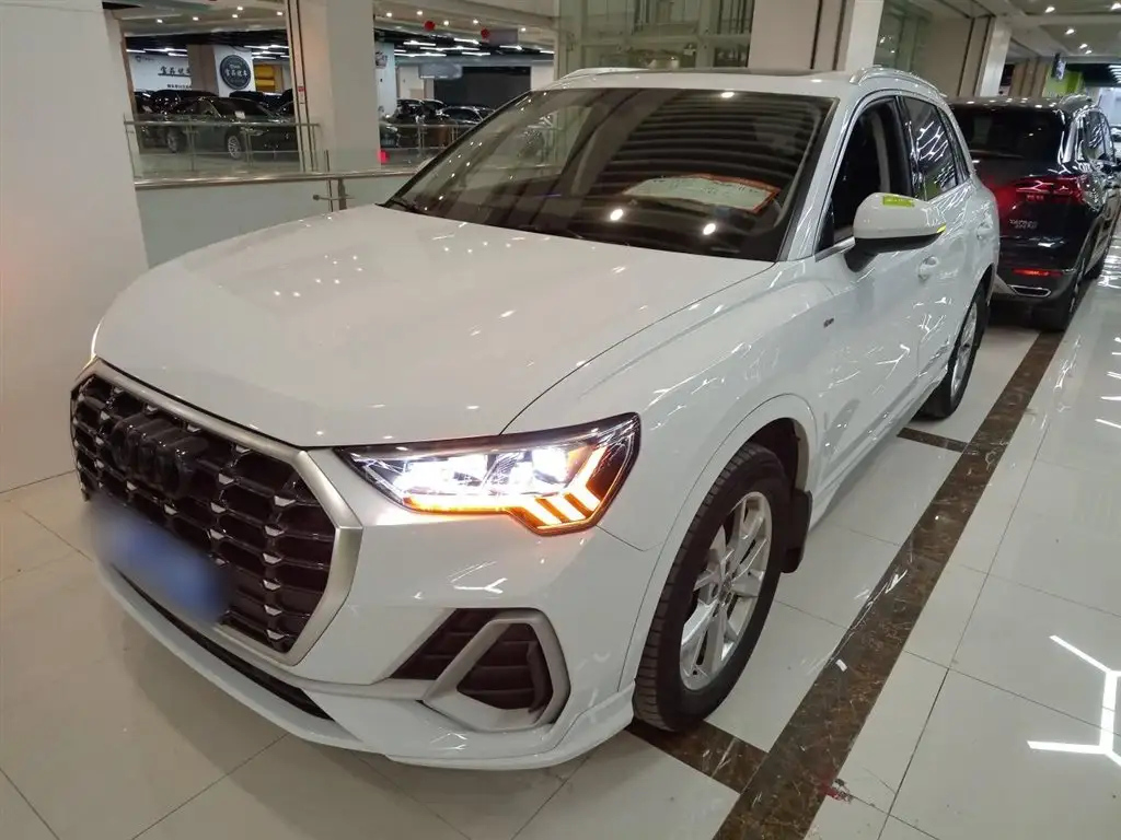 AUDI Q3 2019
