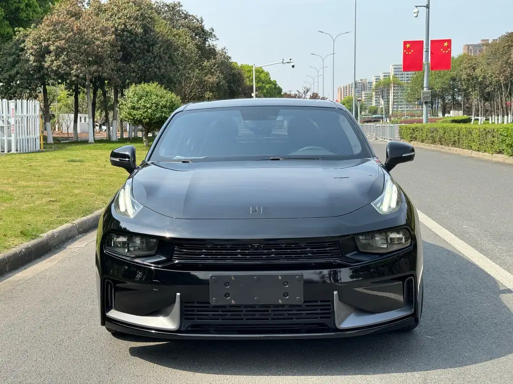 LYNK&CO 03 2021