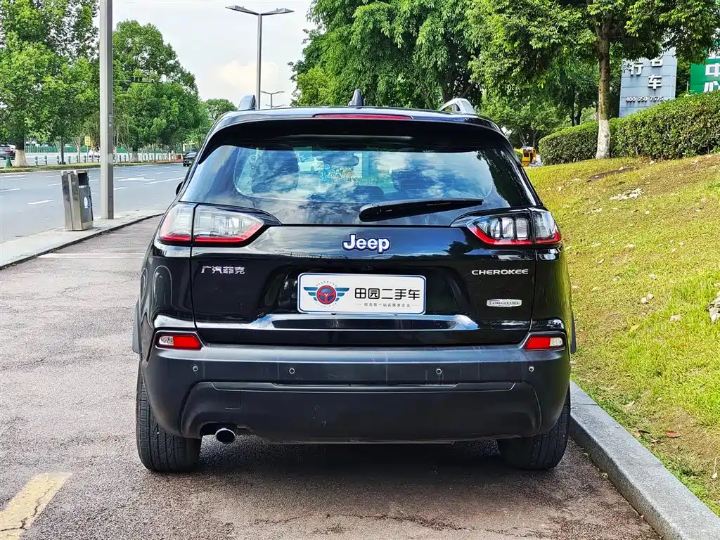 JEEP CHEROKEE 2019