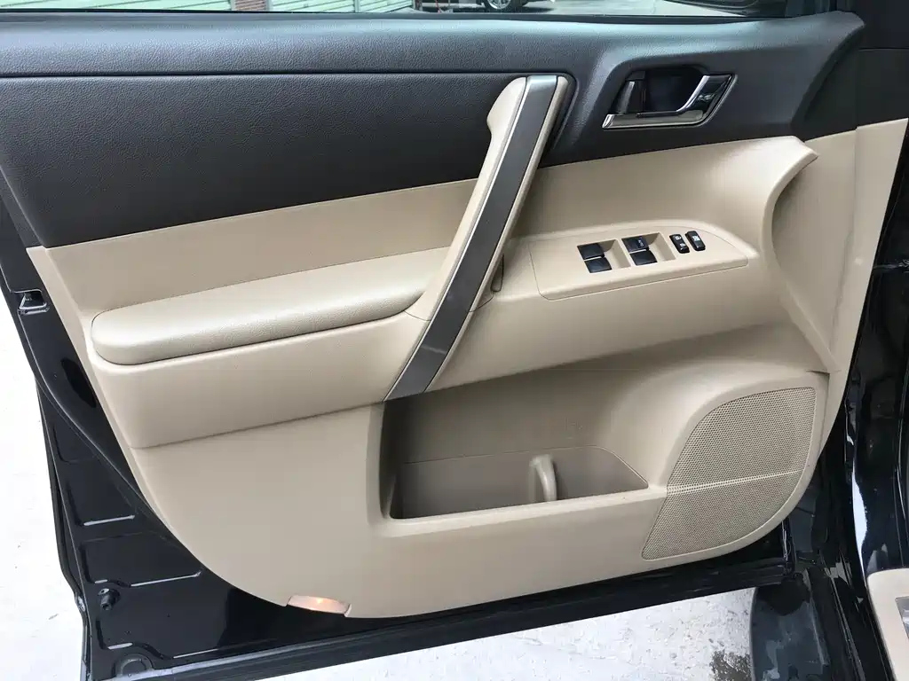 TOYOTA HIGHLANDER 2015