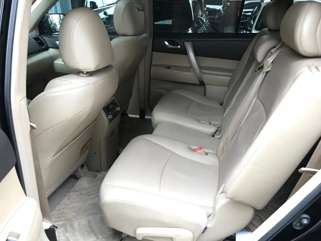 TOYOTA HIGHLANDER 2015