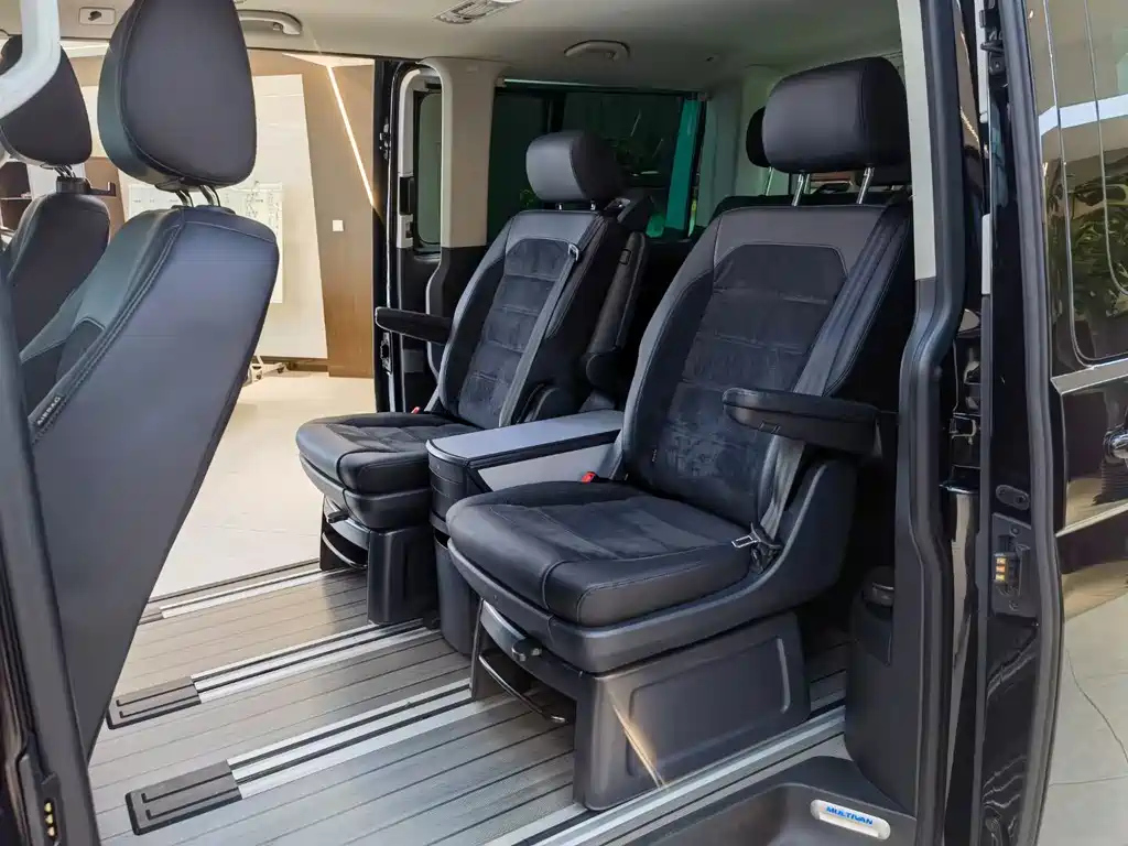 VOLKSWAGEN MULTIVAN 2019