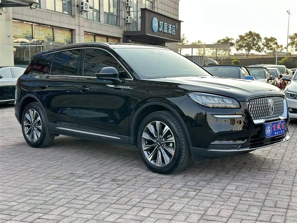 LINCOLN ADVENTURER 2021