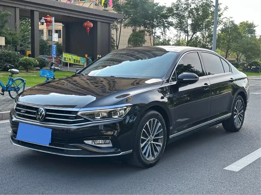 VOLKSWAGEN MAGOTAN 2020