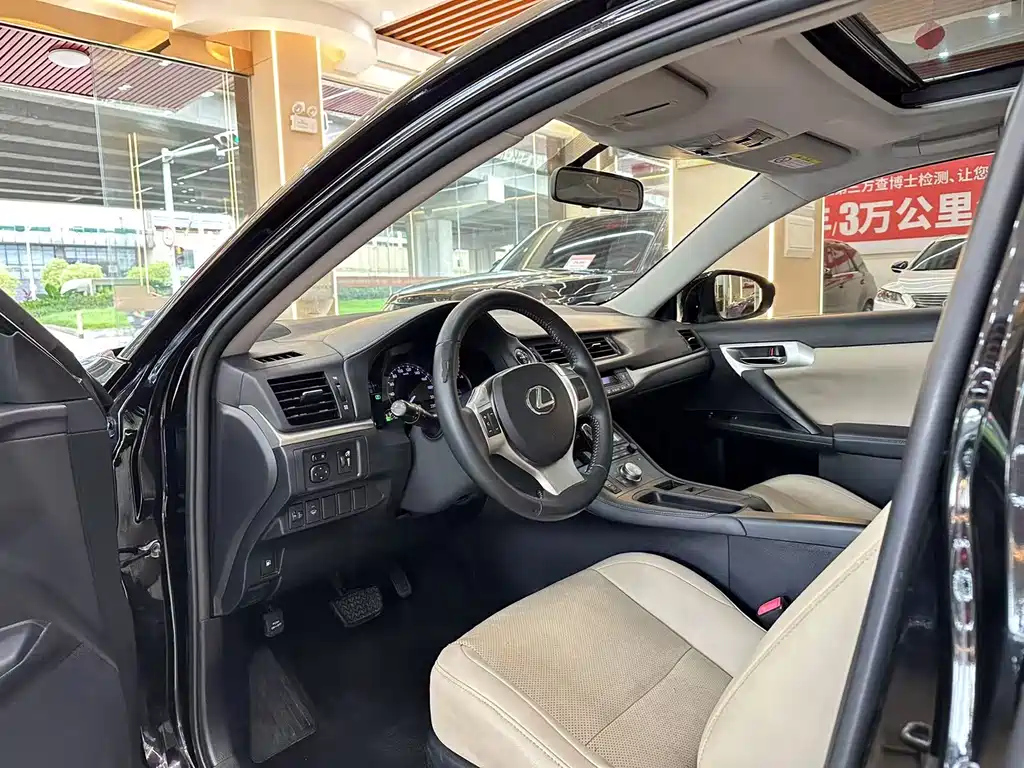 LEXUS CT 2012