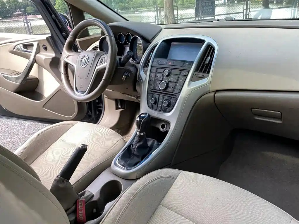 BUICK EXCELLE 2011