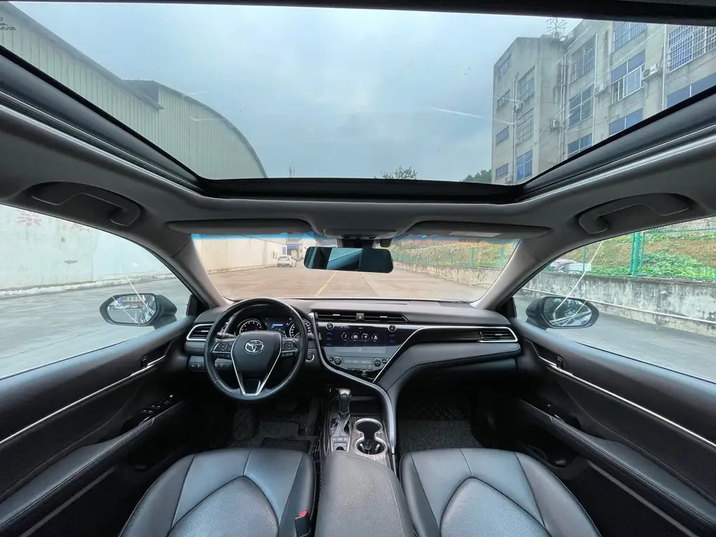 TOYOTA CAMRY 2020