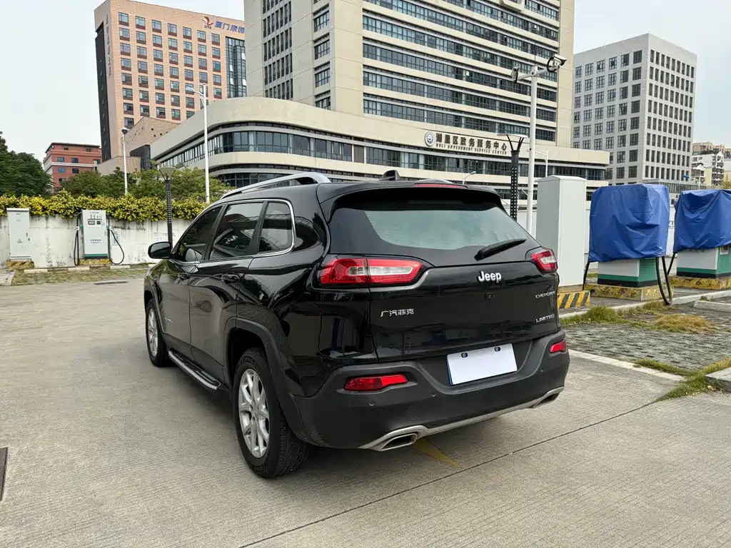 JEEP CHEROKEE 2019