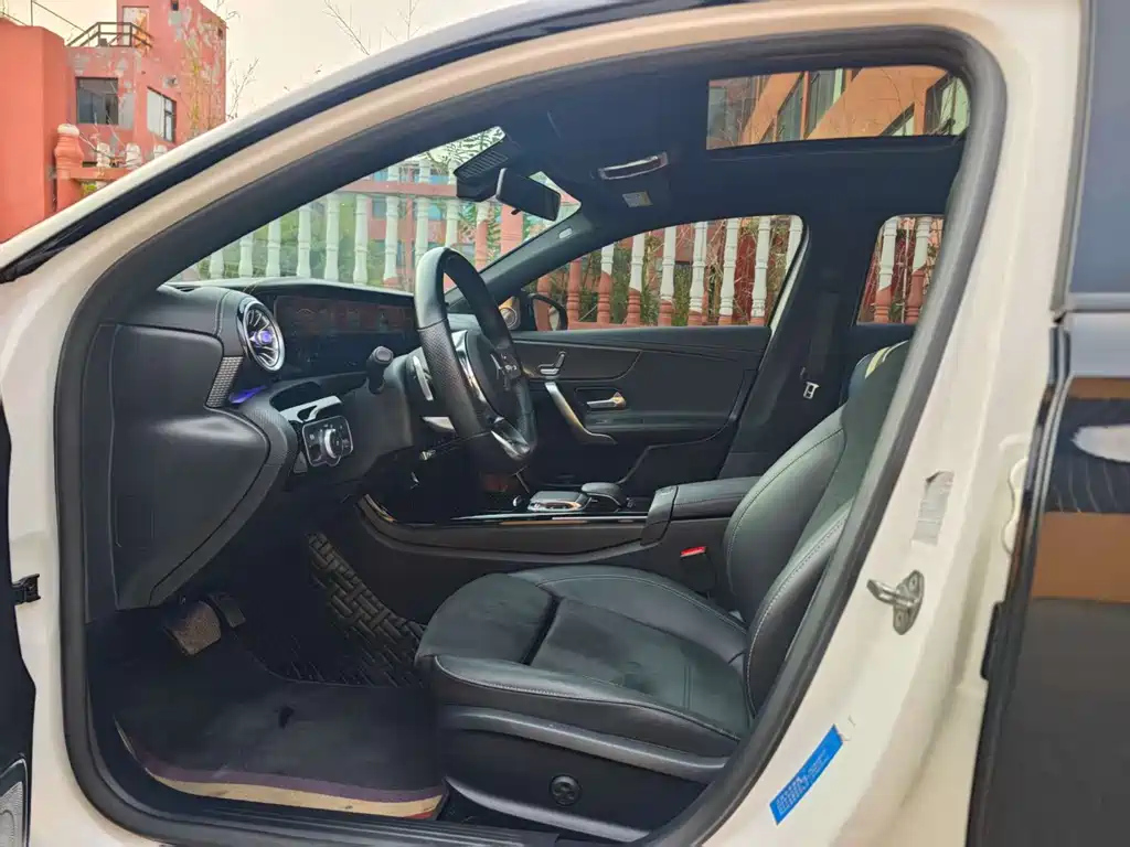MERCEDES BENZ A-CLASS 2020