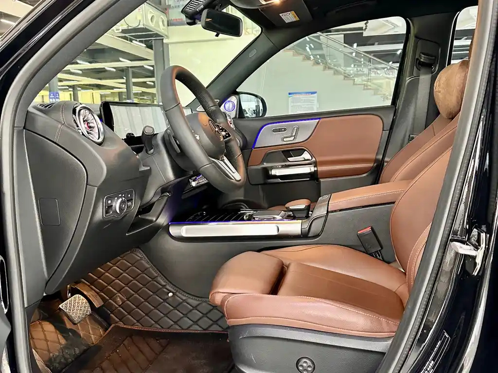 MERCEDES BENZ GLB 2023