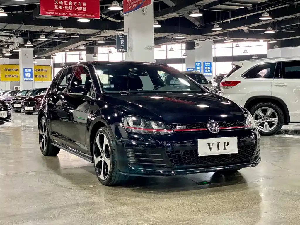 VOLKSWAGEN GOLF 2017