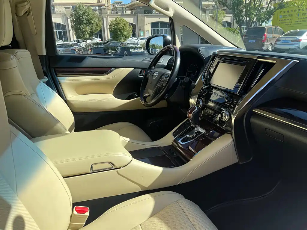 TOYOTA ALPHARD 2018