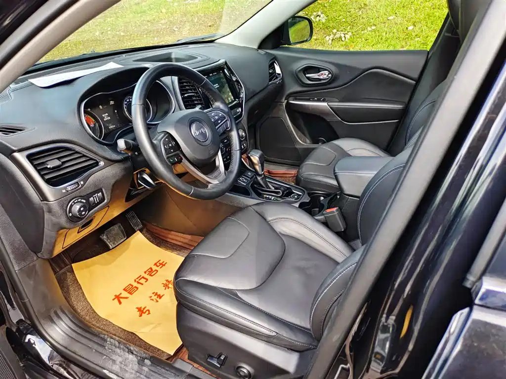 JEEP CHEROKEE 2019