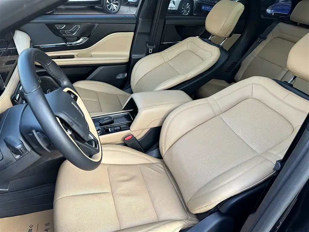 LINCOLN ADVENTURER 2021