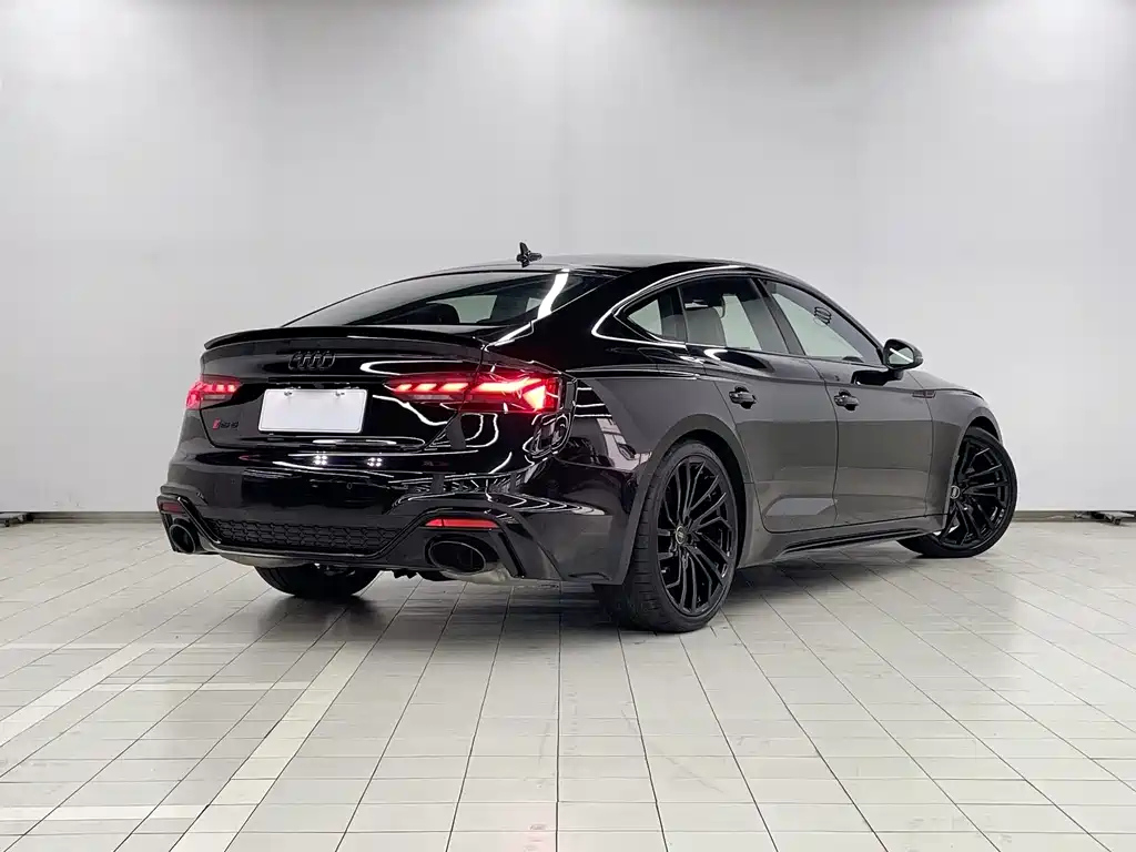 AUDI A5 2024