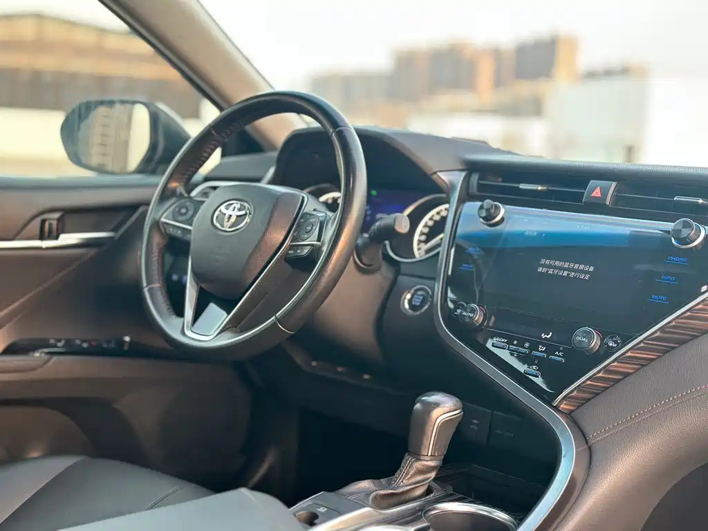 TOYOTA CAMRY 2019