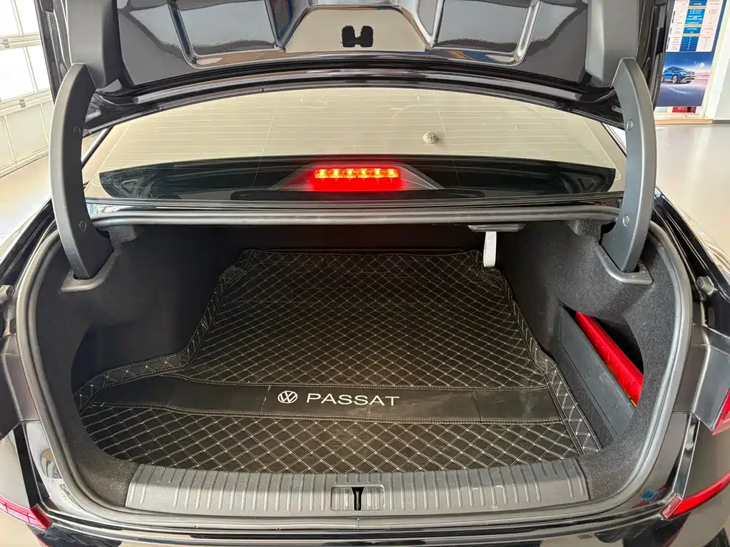 VOLKSWAGEN PASSAT 2022
