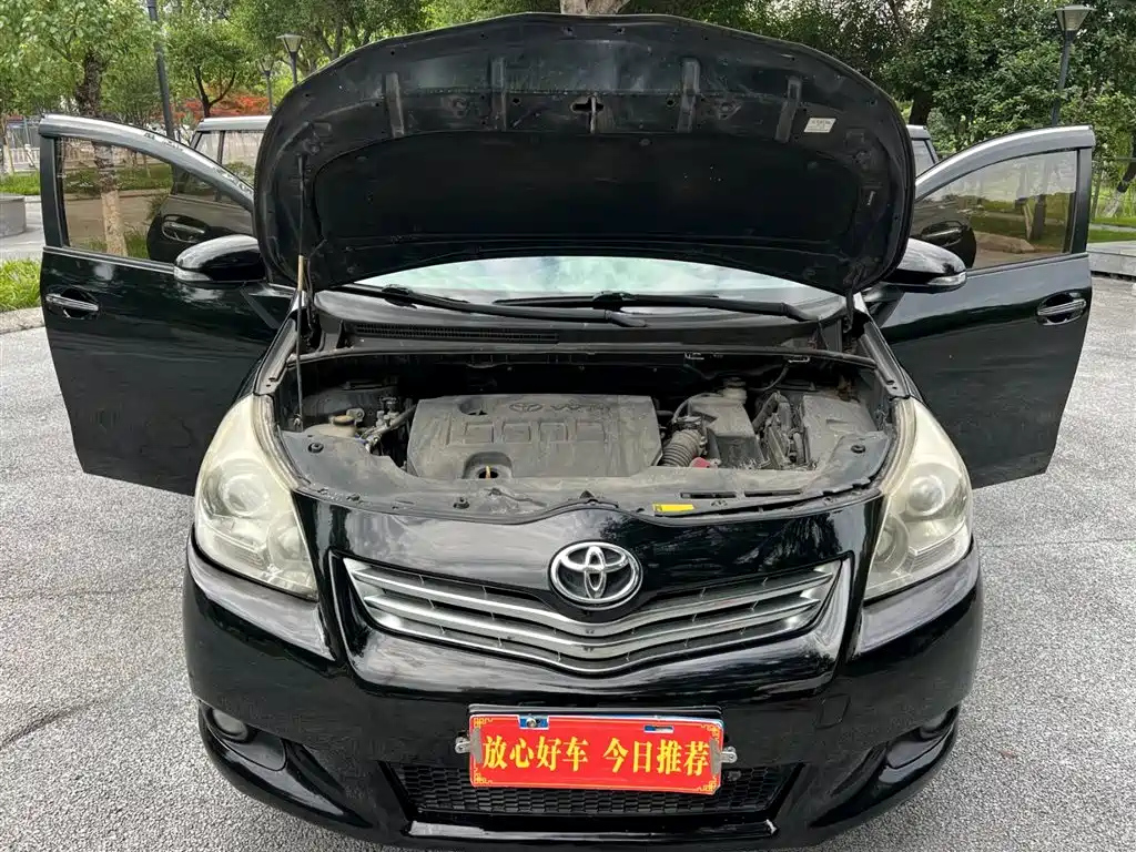 TOYOTA ESCAPE 2014