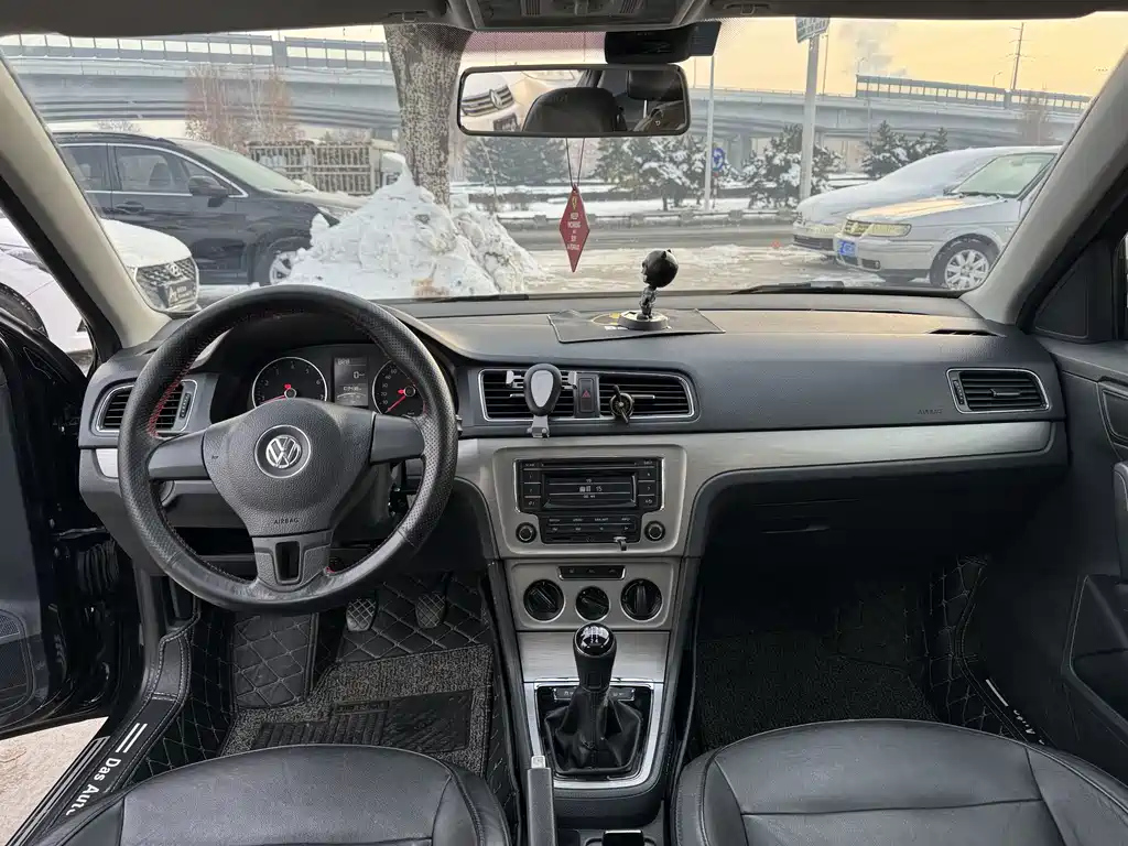 VOLKSWAGEN LAVIDA 2013