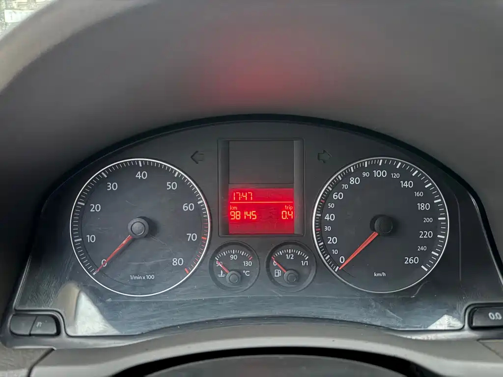 VOLKSWAGEN SAGITAR 2009