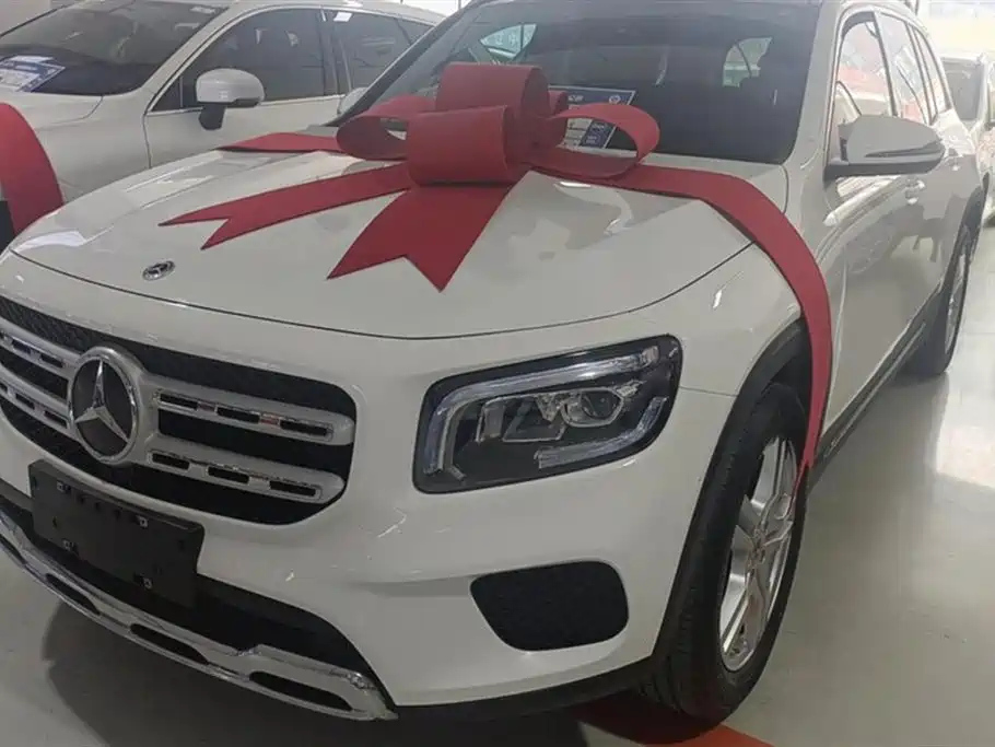 MERCEDES BENZ GLA