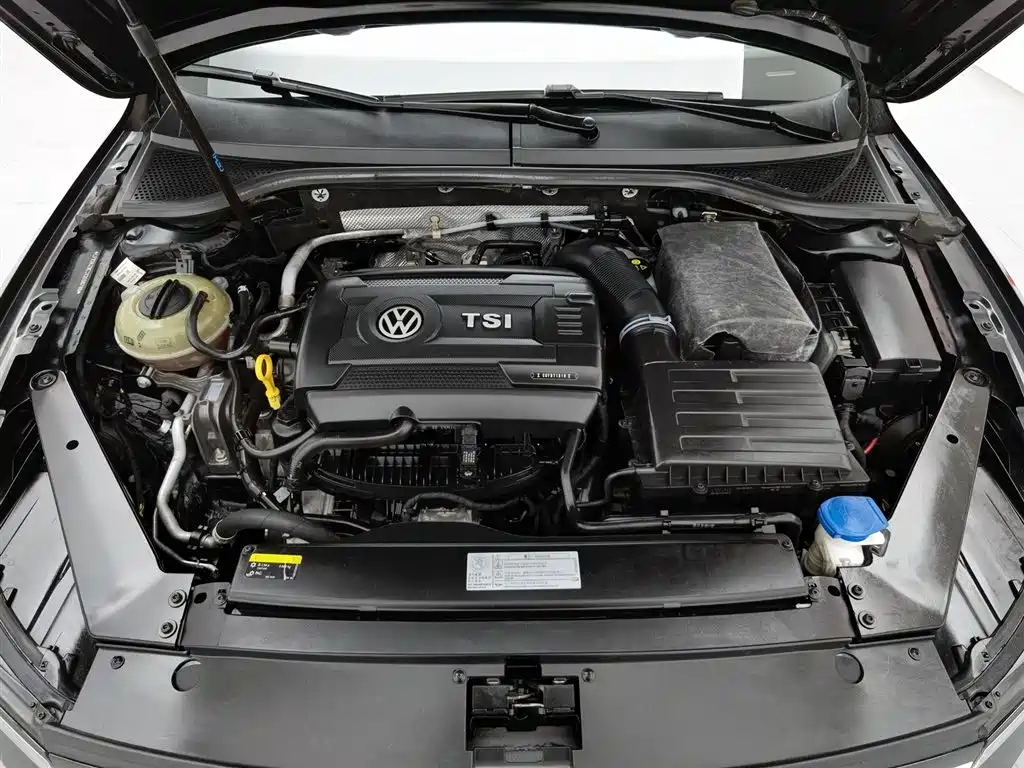 VOLKSWAGEN MAGOTAN 2018