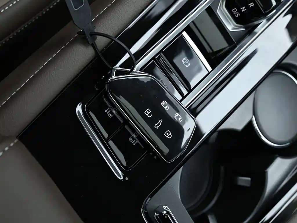 VOLKSWAGEN VILORAN 2024