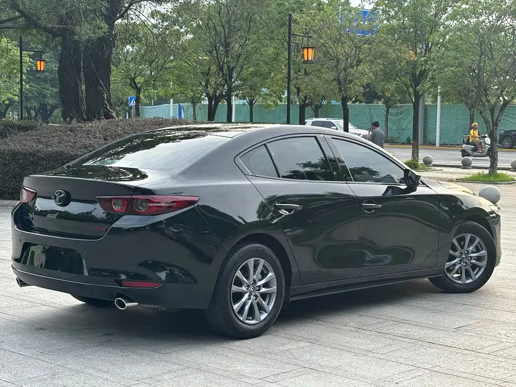 MAZDA 3 AXELA 2023