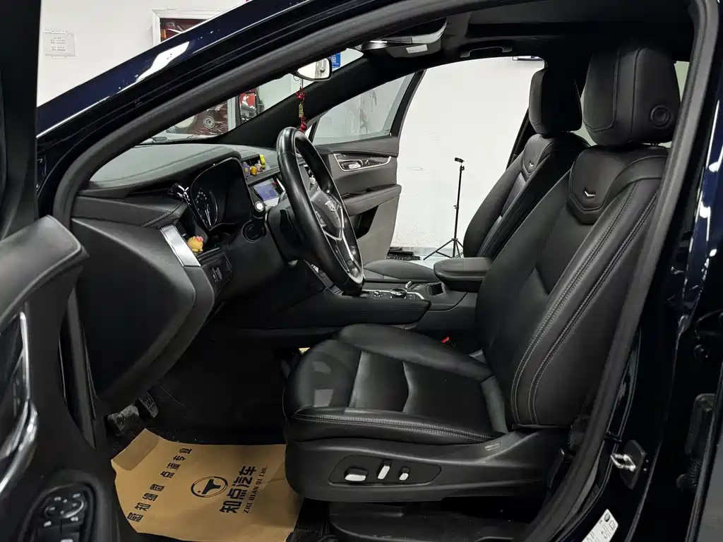 CADILLAC XT5 2021