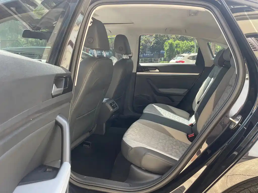 VOLKSWAGEN LAVIDA 2023
