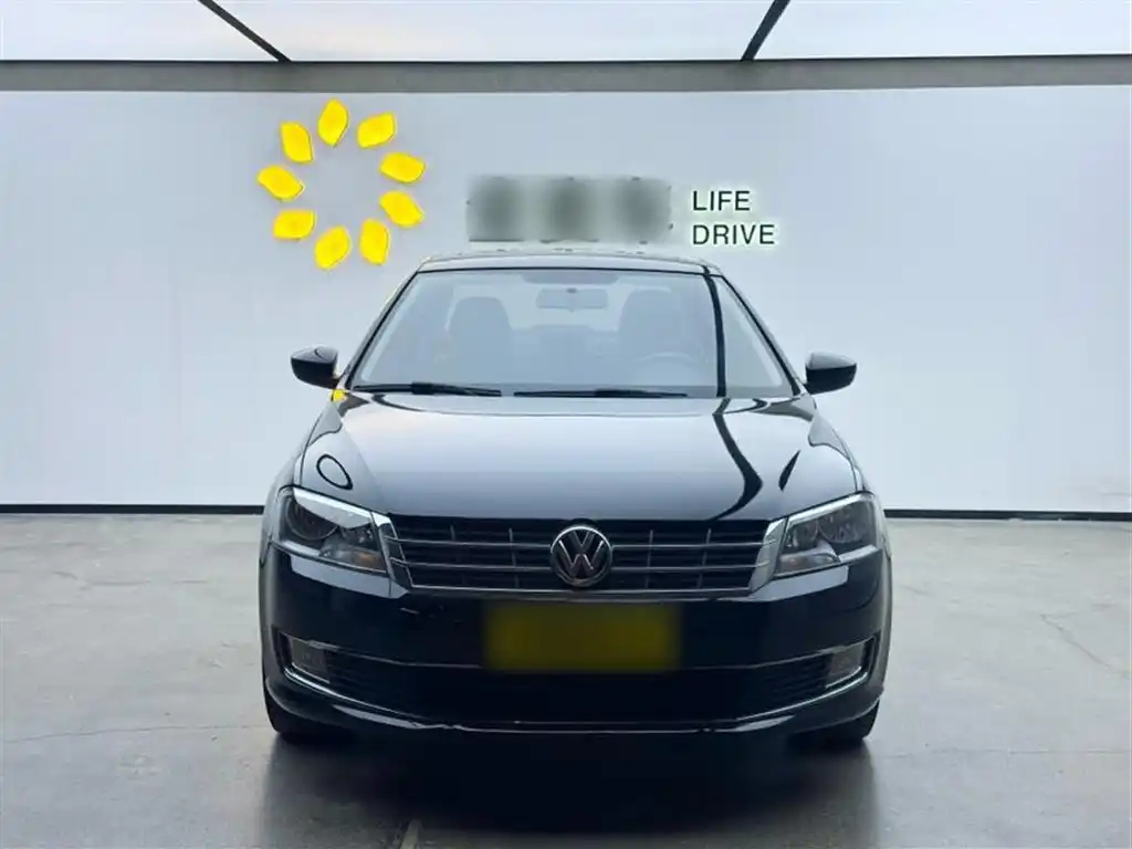 VOLKSWAGEN LAVIDA 2013