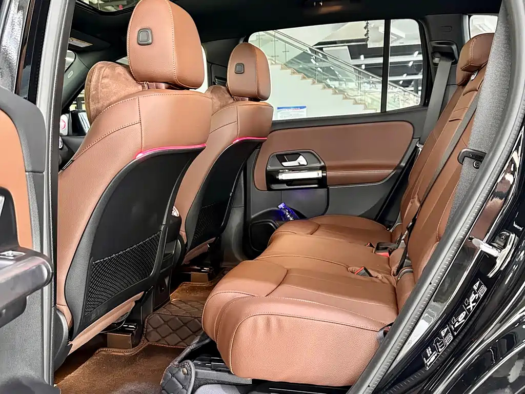 MERCEDES BENZ GLB 2023