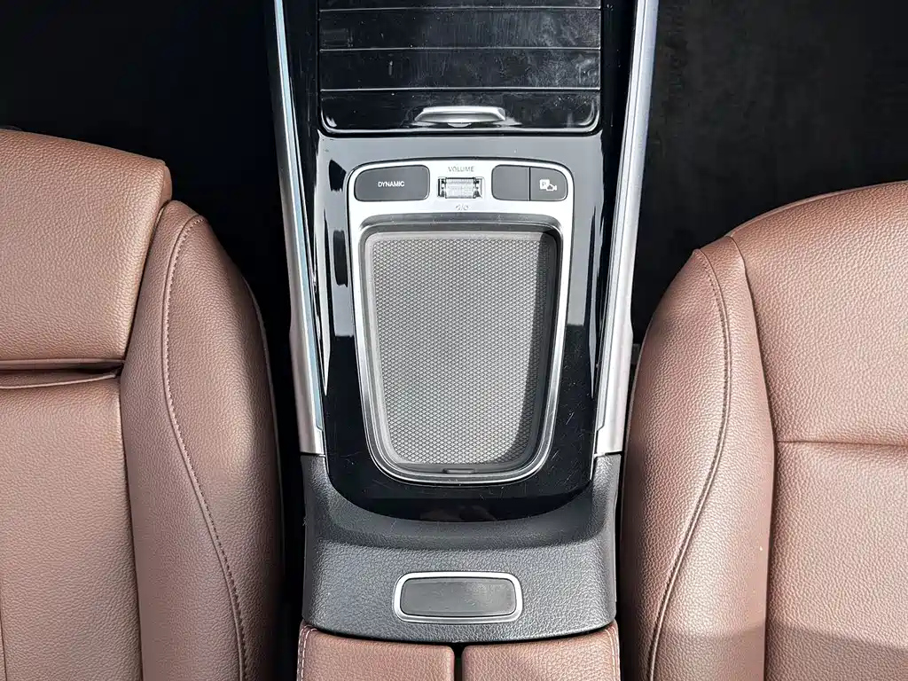 MERCEDES BENZ GLB 2024