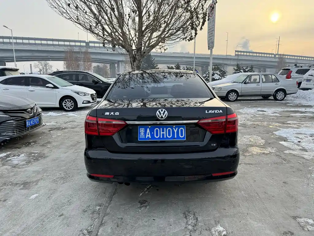 VOLKSWAGEN LAVIDA 2013