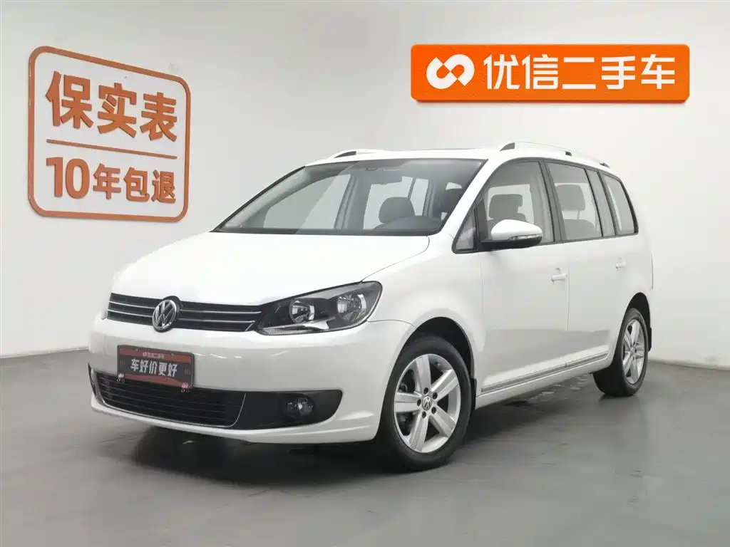 VOLKSWAGEN TOURAN 2015
