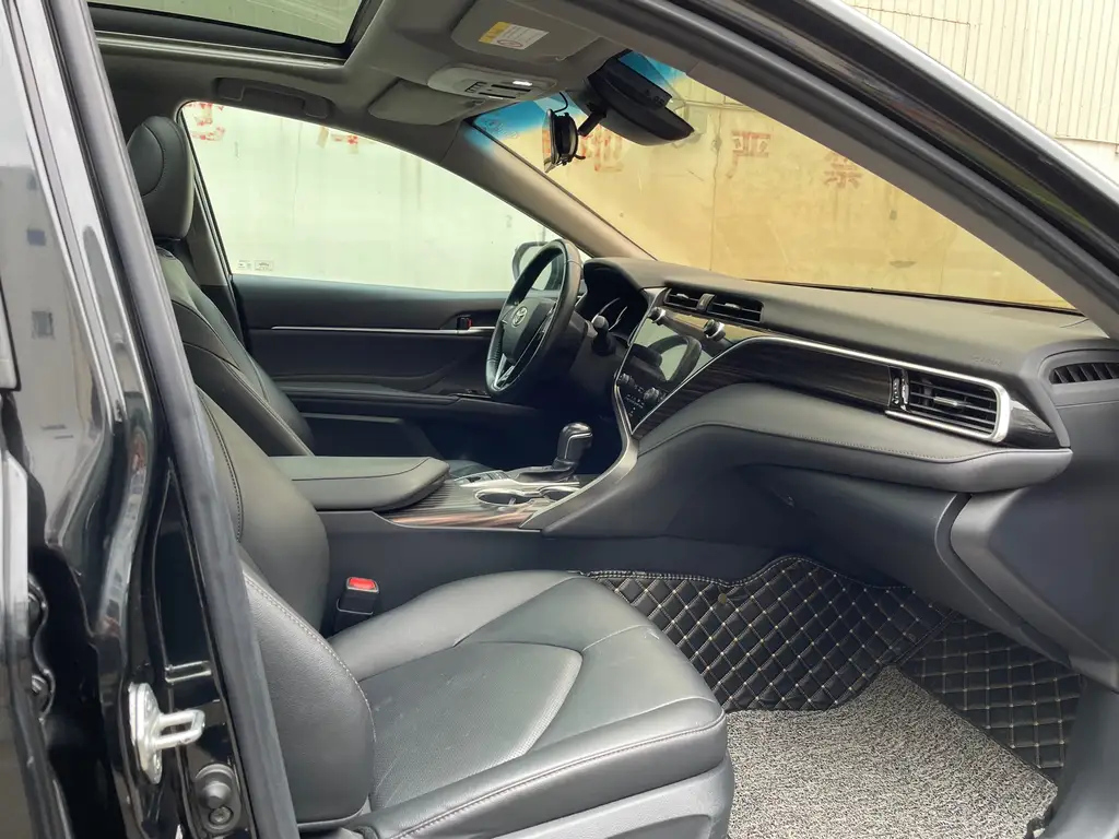 TOYOTA CAMRY 2020