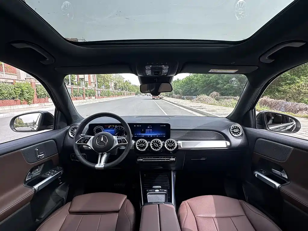 MERCEDES BENZ GLB 2024