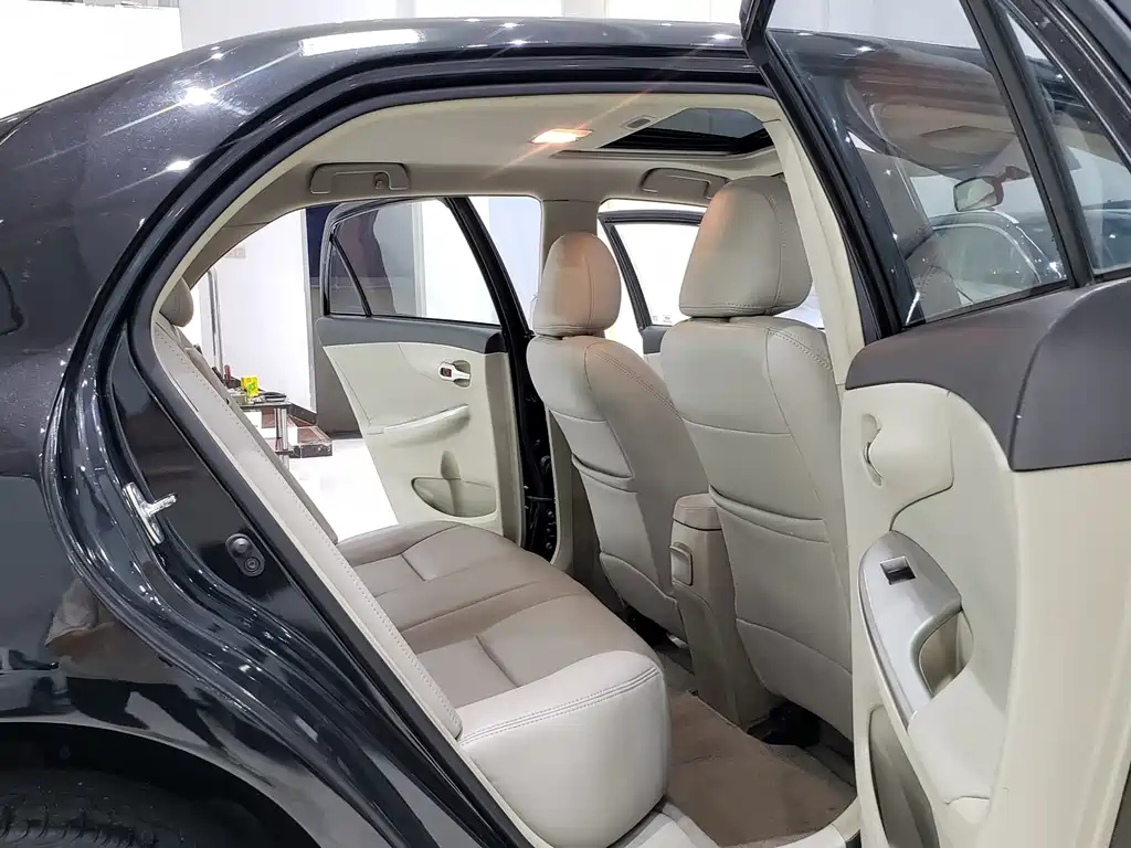 TOYOTA COROLLA 2013