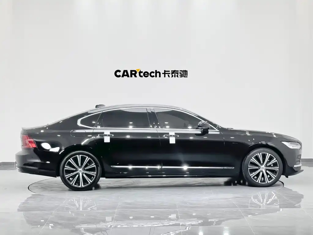 VOLVO S90 2023