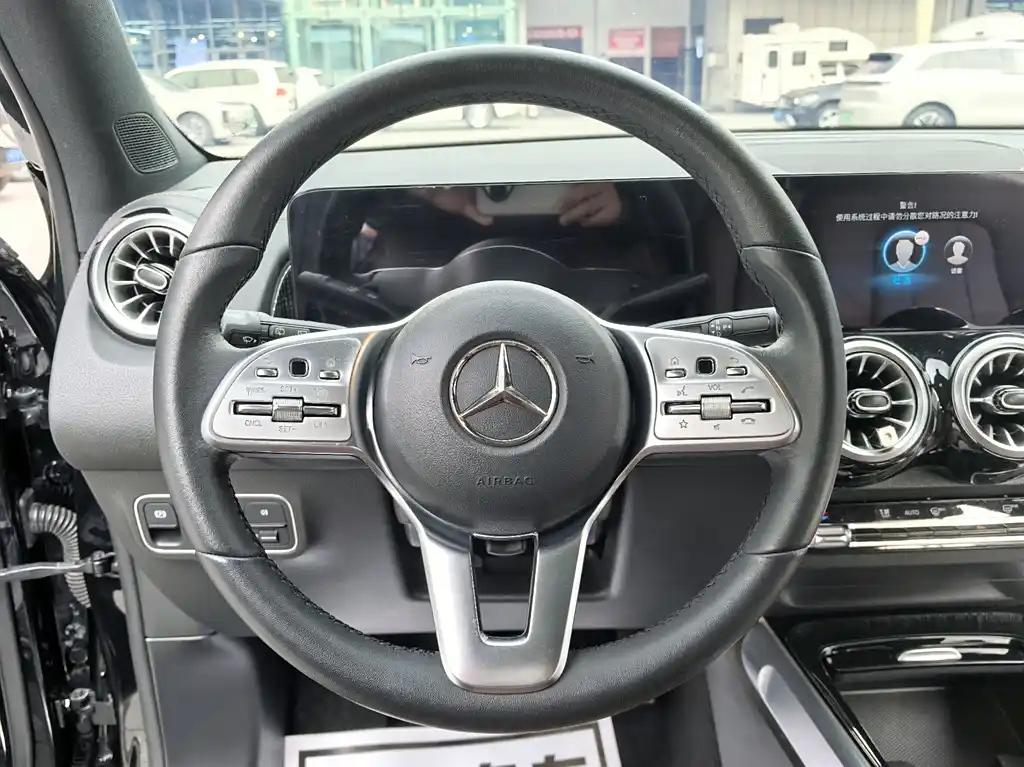 MERCEDES BENZ GLB 2022