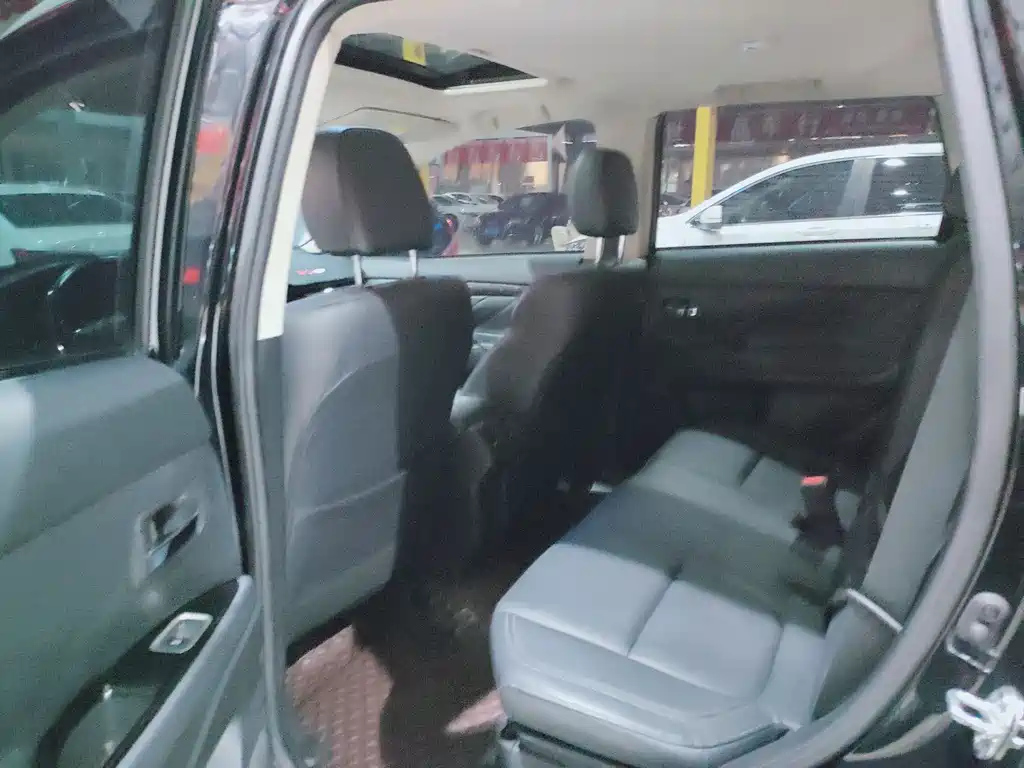 MITSUBISHI OUTLANDER 2019