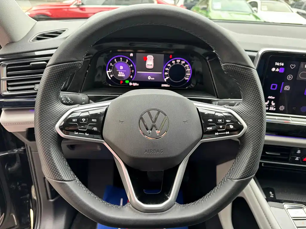 VOLKSWAGEN TOURAN 2022