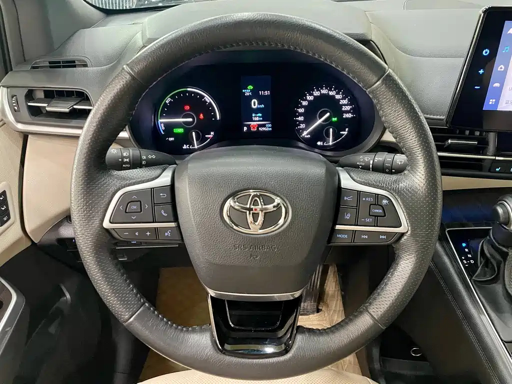 TOYOTA GRANVIA 2022