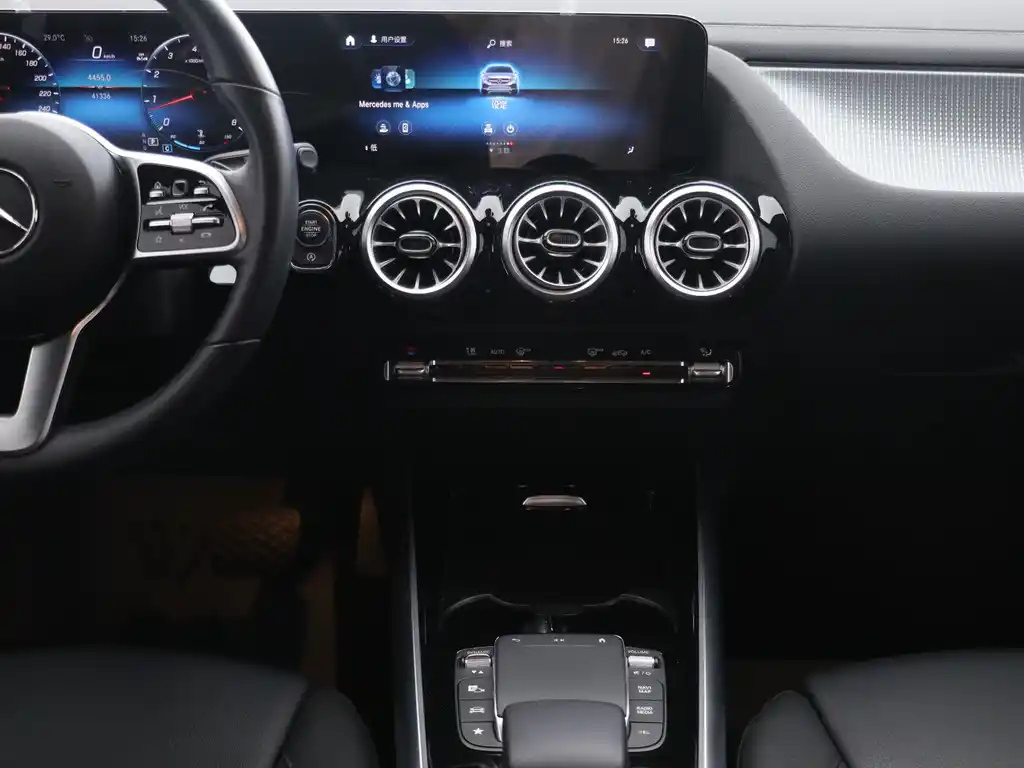 MERCEDES BENZ GLA 2023