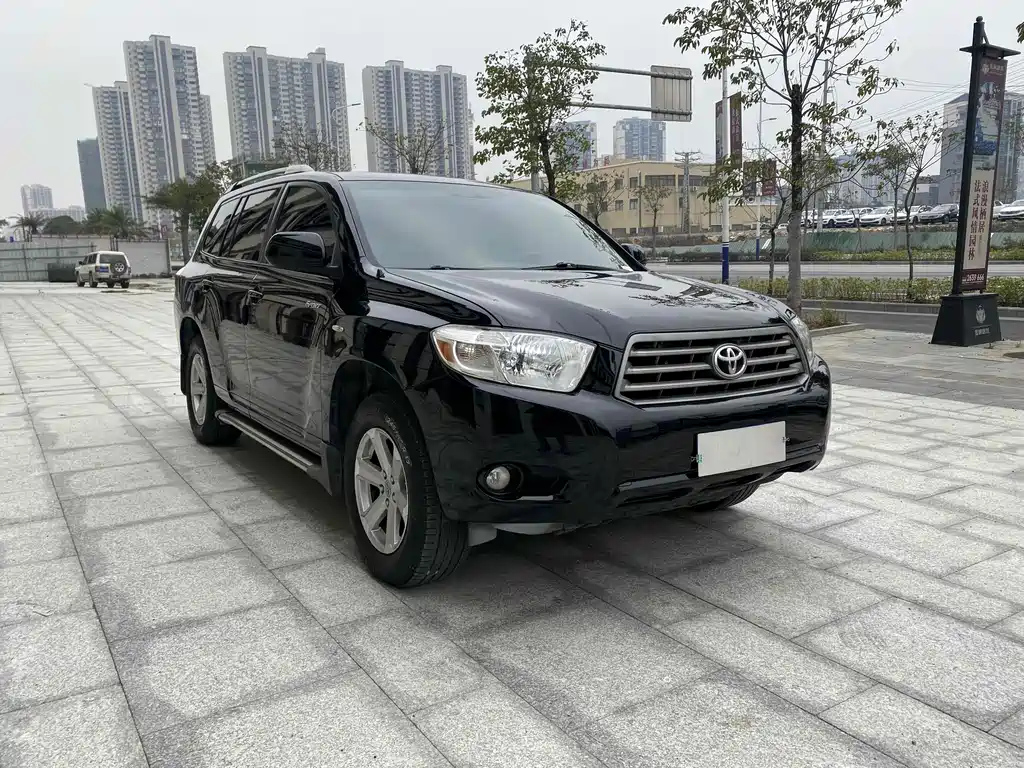 TOYOTA HIGHLANDER 2011