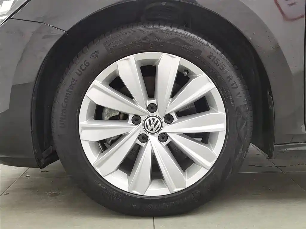 VOLKSWAGEN PASSAT 2019