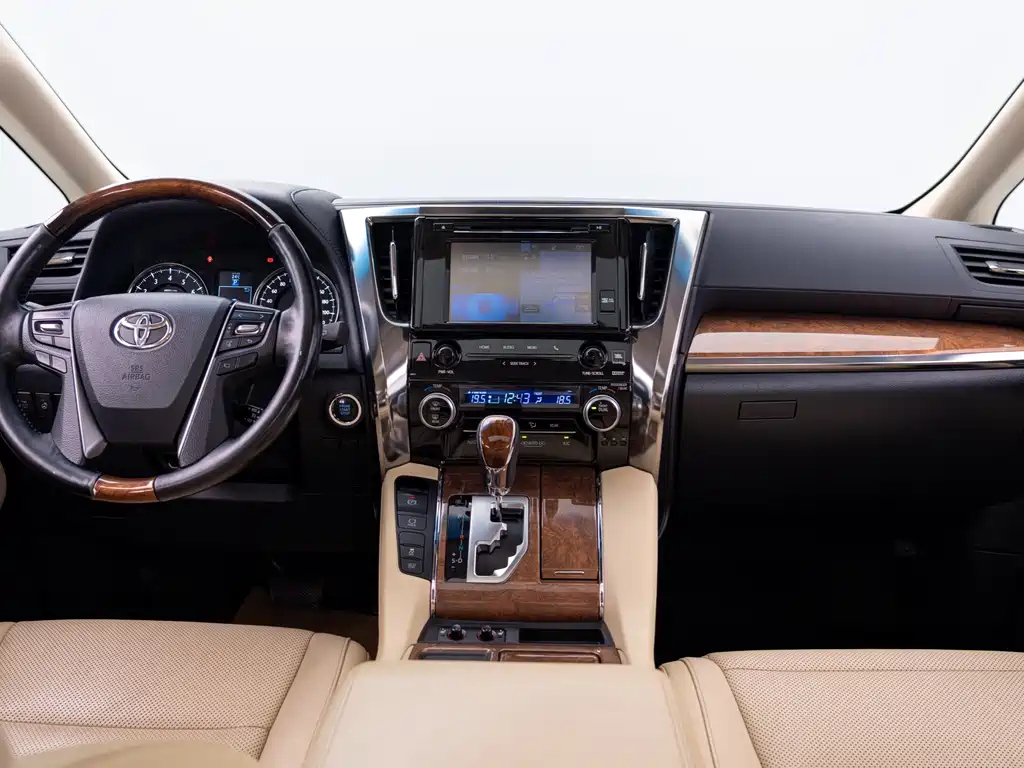 TOYOTA ALPHARD 2018
