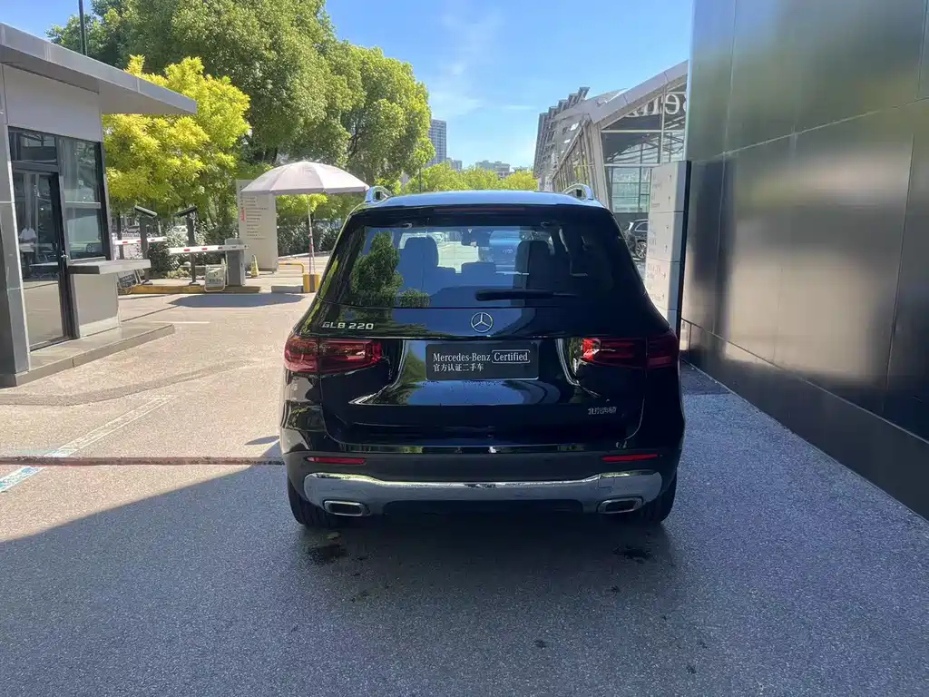 MERCEDES BENZ GLB 2024