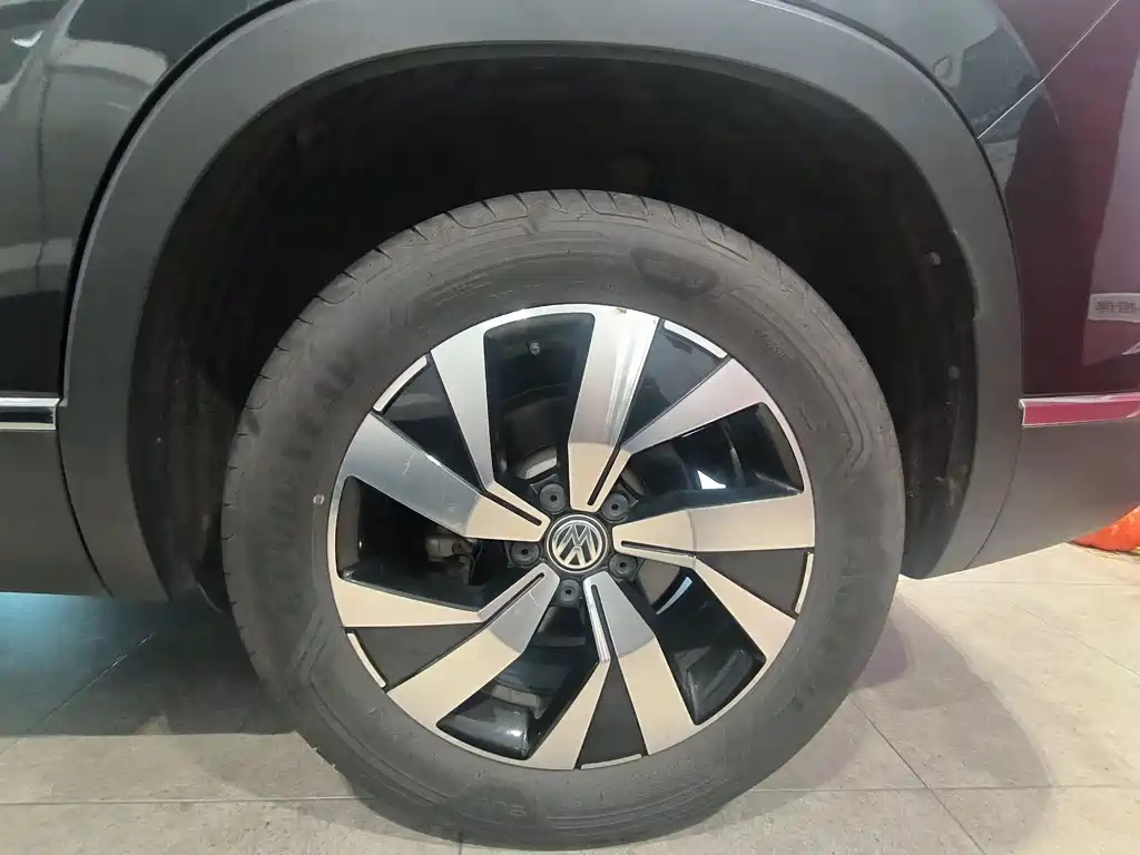 VOLKSWAGEN TAYRON 2021